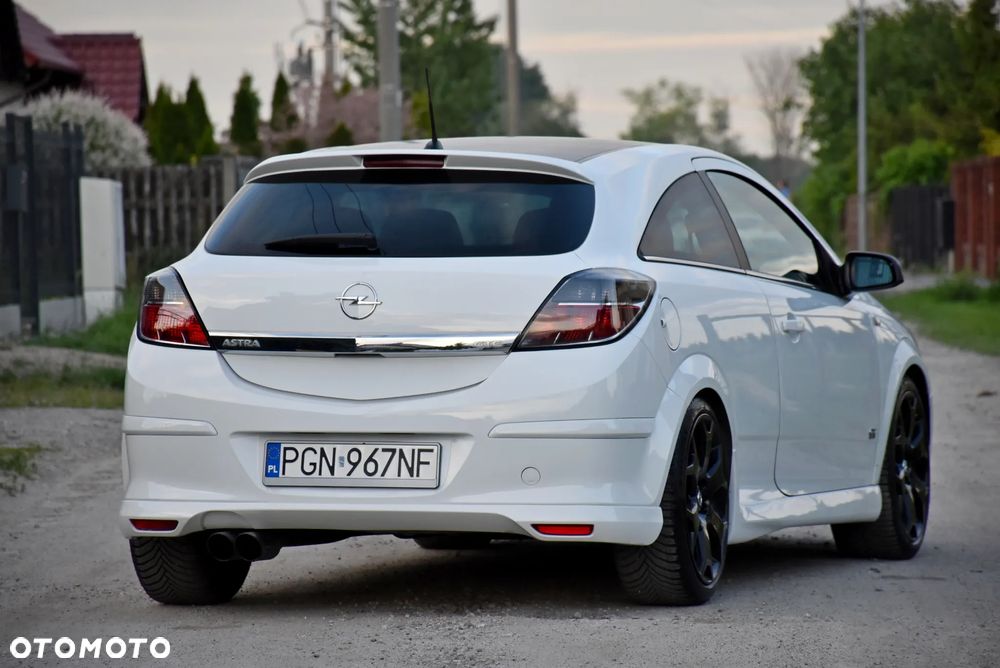 Opel Astra 1.8 Black&White - 7