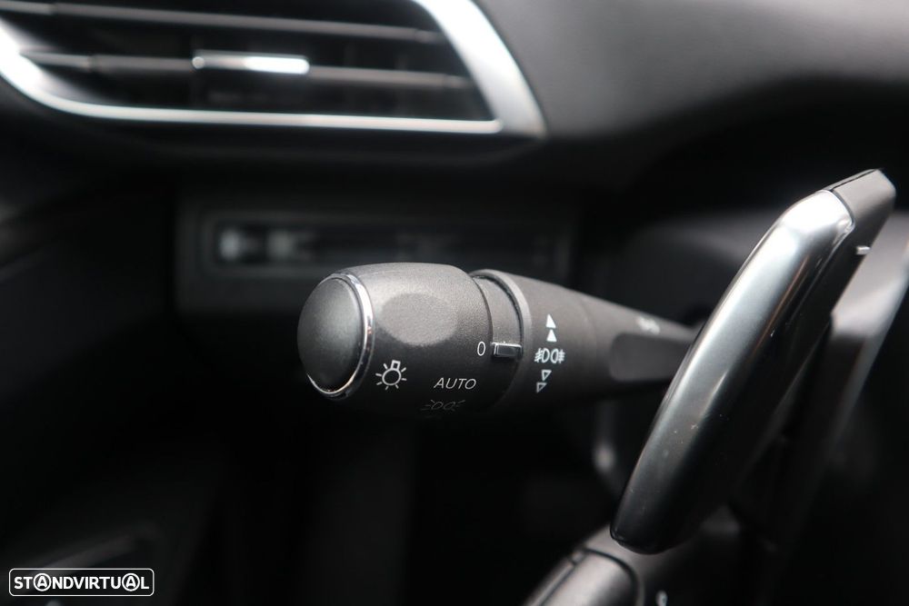 Peugeot 3008 1.5 BlueHDi Allure EAT8 - 38