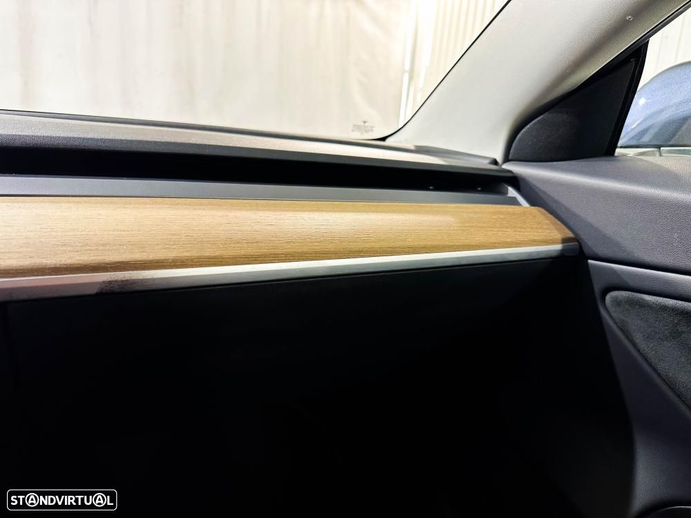 Tesla Model 3 Long-Range Dual Motor AWD - 33