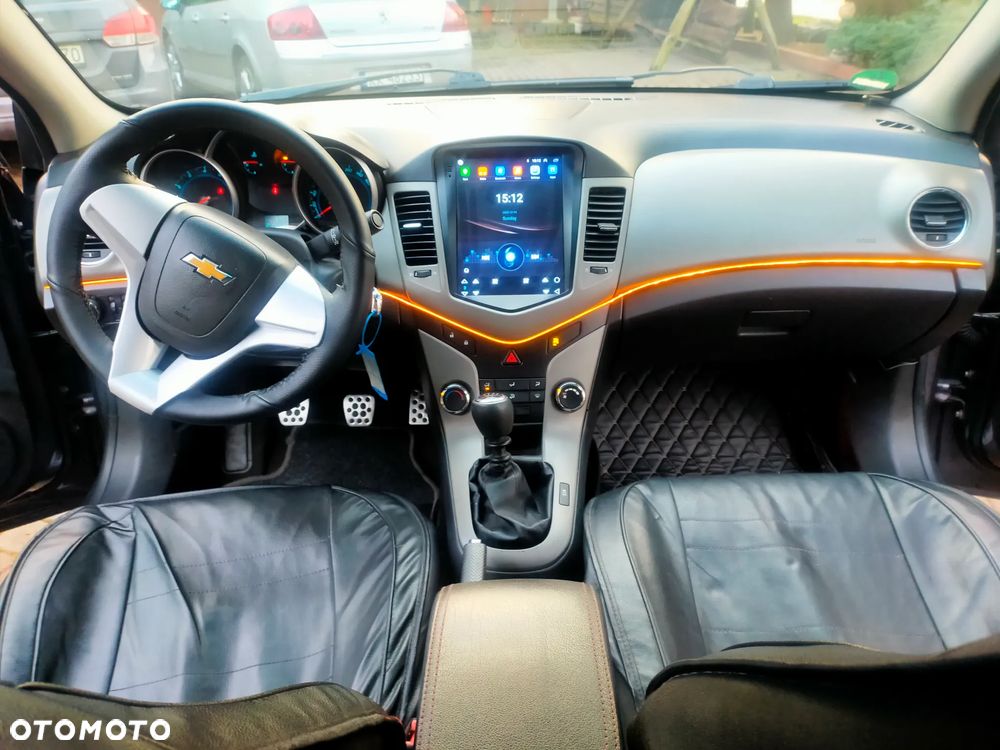 Chevrolet Cruze 1.6 LS - 14