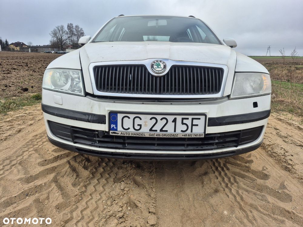 Zderzak przód przedni skoda octavia II kolor 1026 xenon spryskiwacze