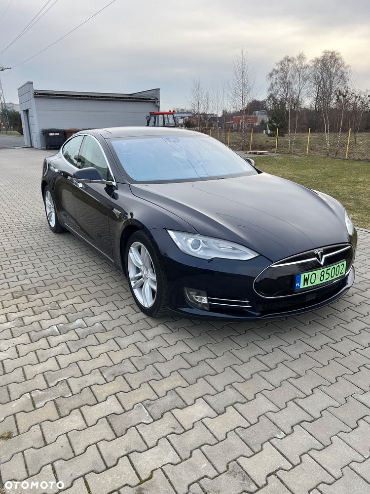 Tesla Model S 85D Allradantrieb - 1