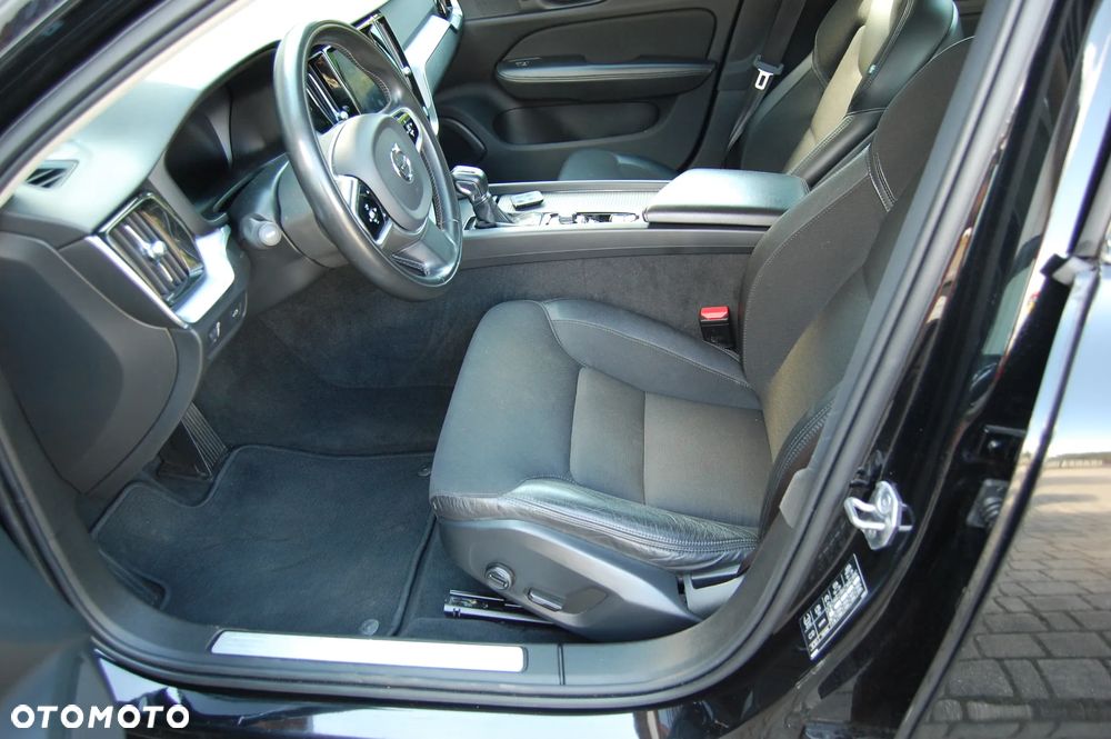 Volvo V60 Cross Country D4 AWD Geartronic Pro - 36