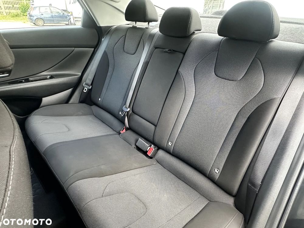 Hyundai Elantra 2022