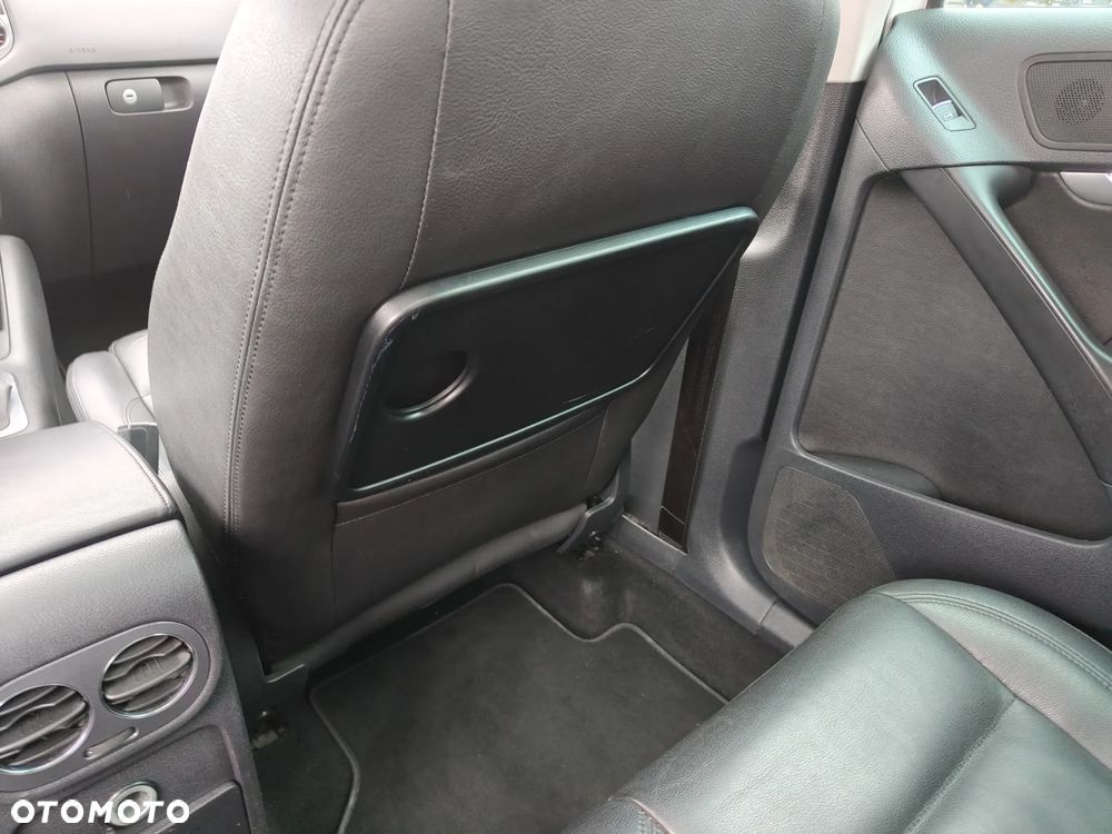 Volkswagen Tiguan - 32