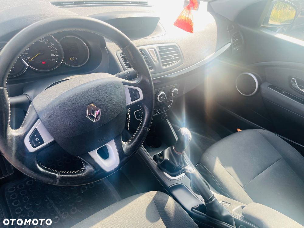 Renault Fluence 1.6 16V Expression - 6