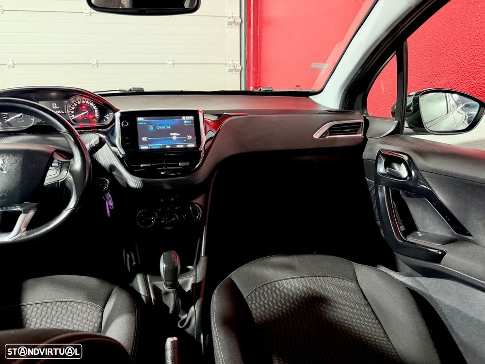 Peugeot 208 1.2 PureTech Style - 27