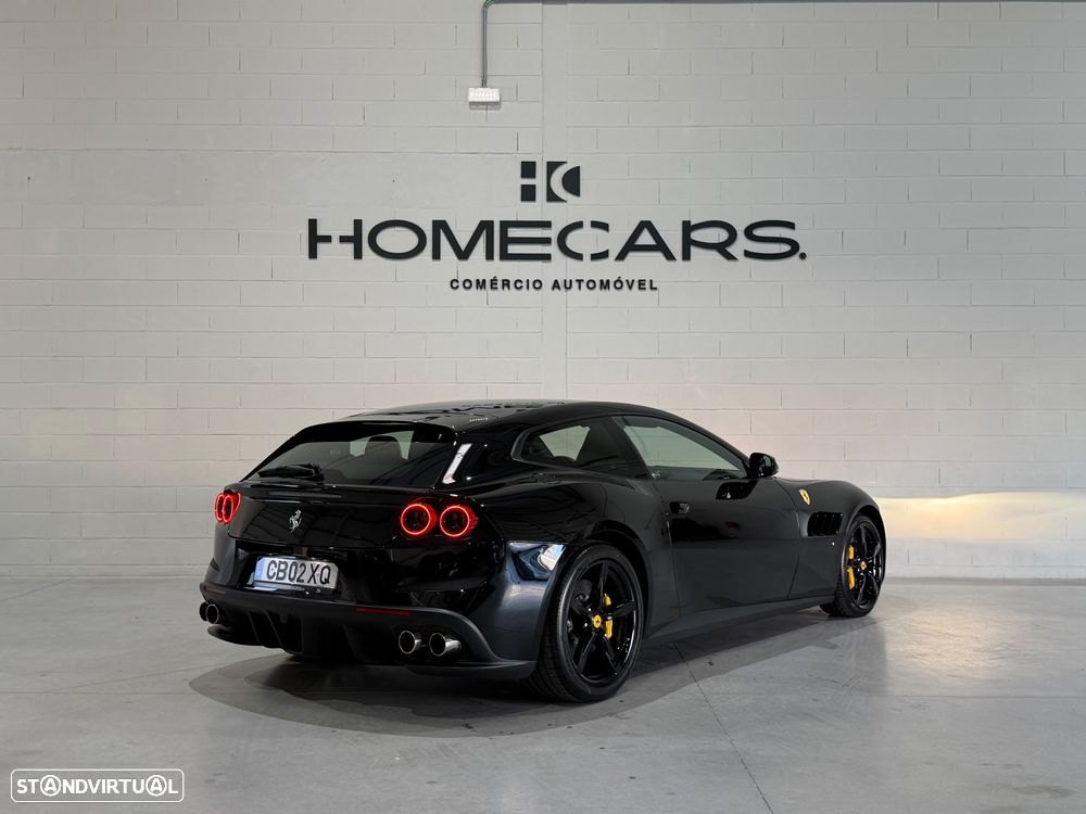 Ferrari GTC4 Lusso - 4