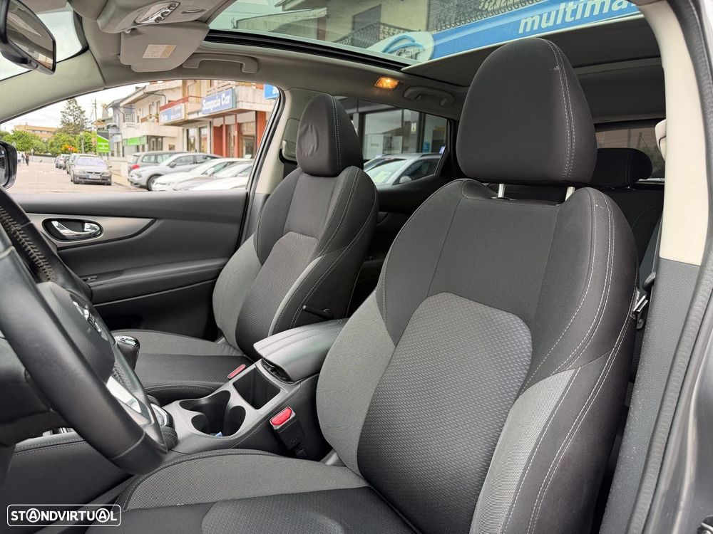 Nissan Qashqai 1.5 dCi N-Connecta J18 - 10