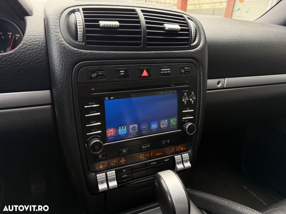 Porsche Cayenne - 22