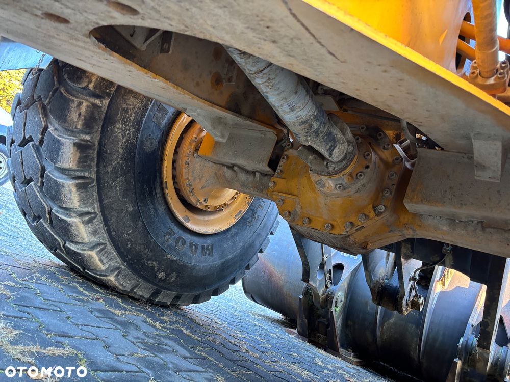 Volvo L150H rok 2016, 26ton, 4,2m3 opony 70%, bdb - 34