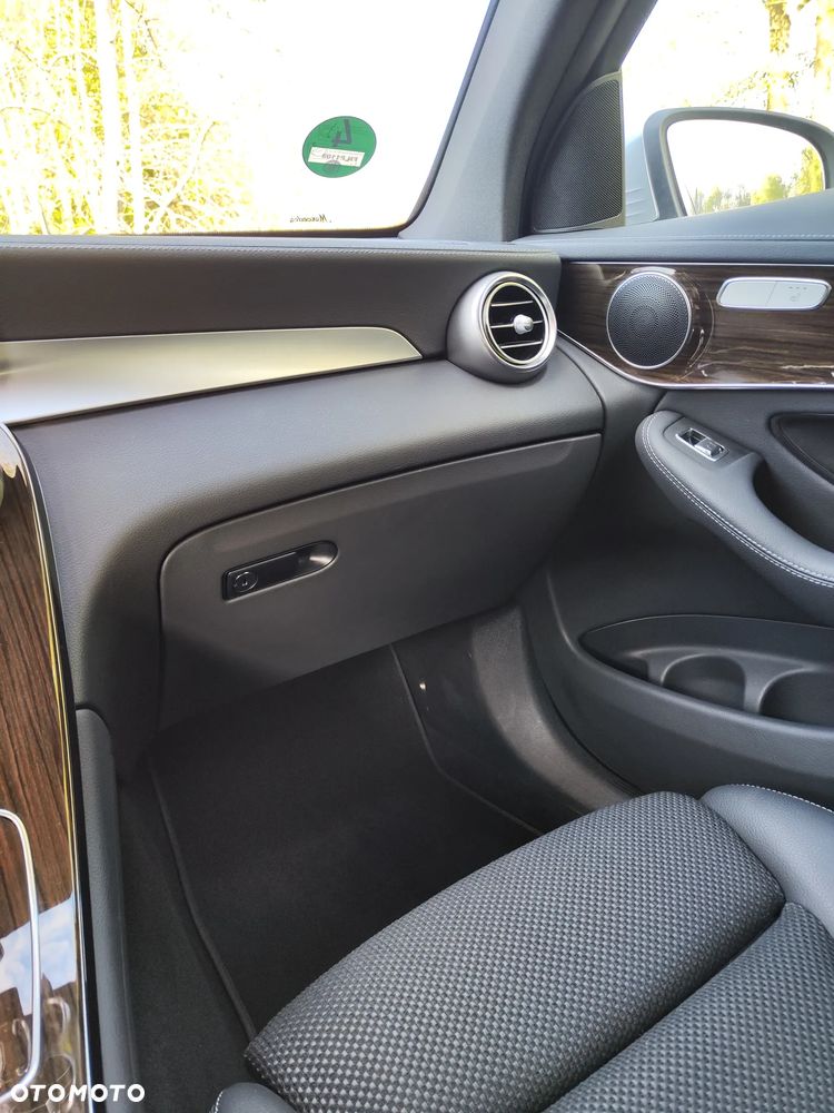 Mercedes-Benz GLC 300 de 4Matic 9G-TRONIC - 15
