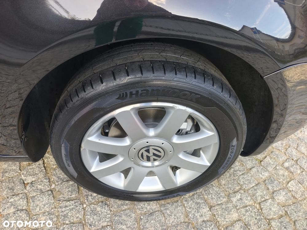 Volkswagen Touran - 16