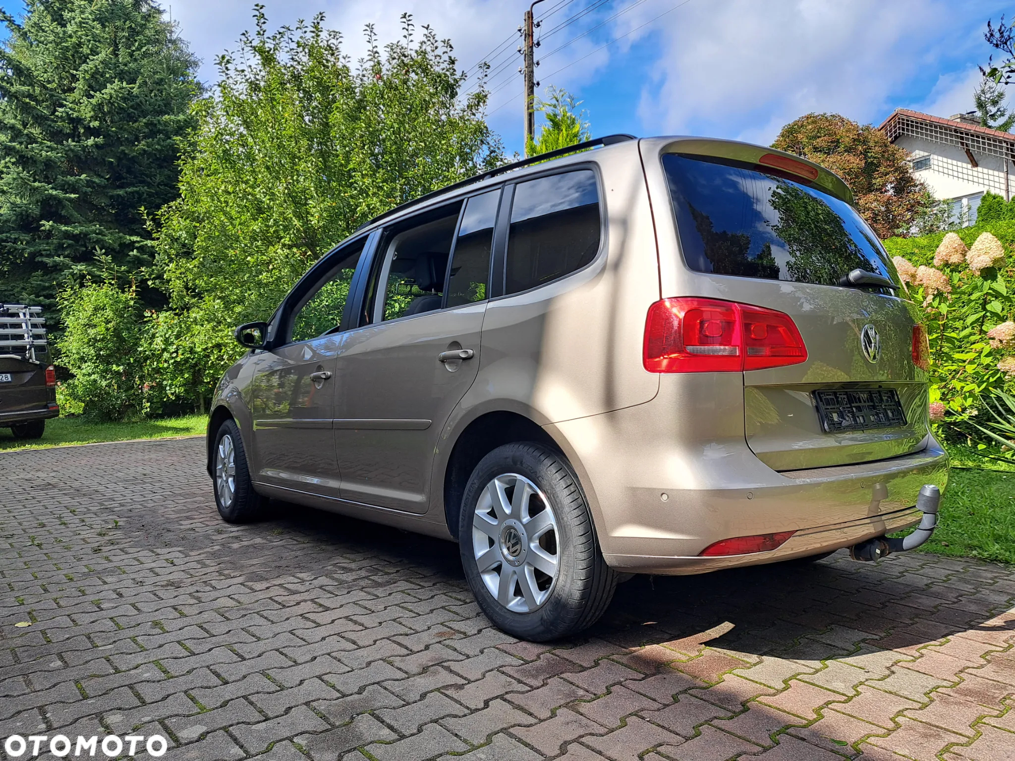 Volkswagen Touran 1.6 TDI DPF Comfortline DSG - 4