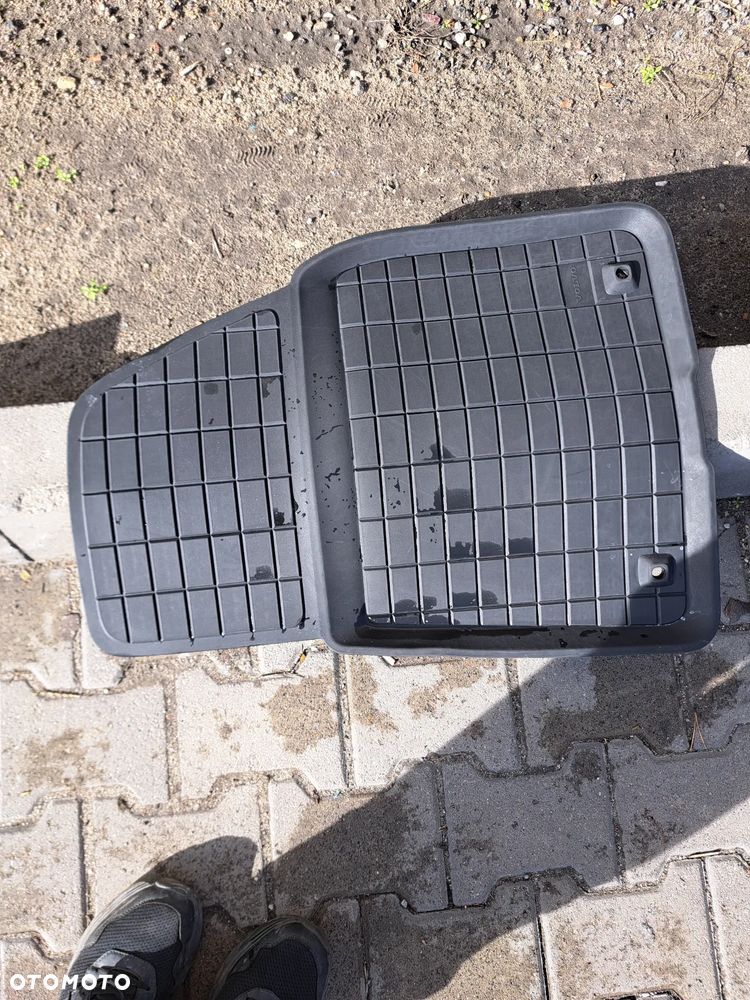 Zestaw dywaników gumowych czarnych Volvo XC40 C40 Orginalnych - 4