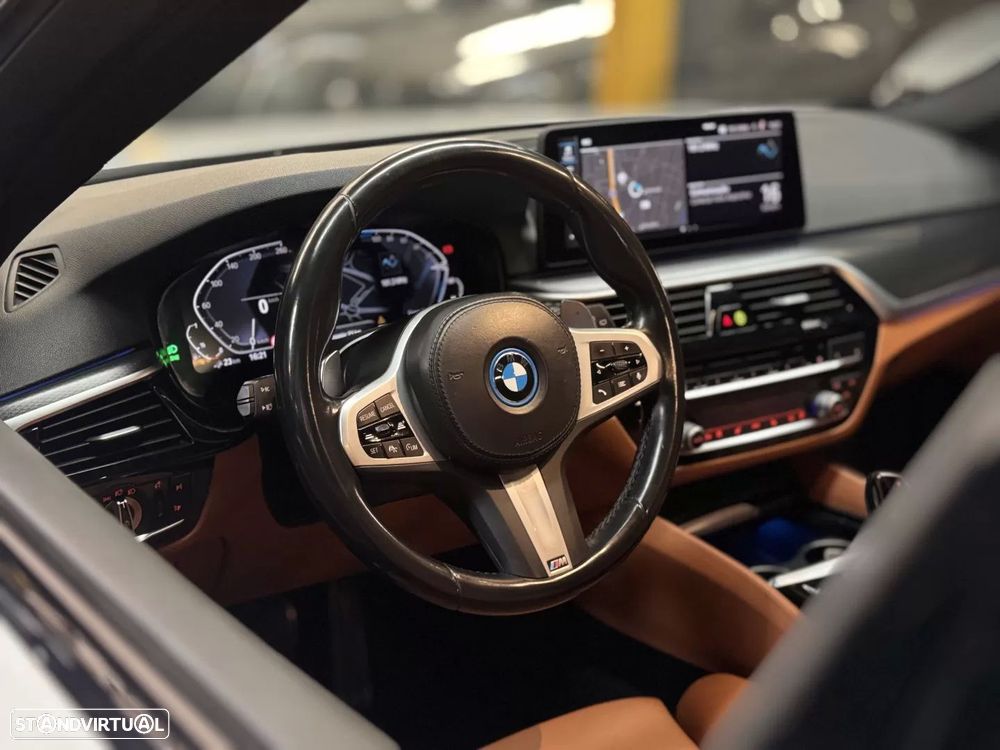 BMW 530 e Pack M - 11