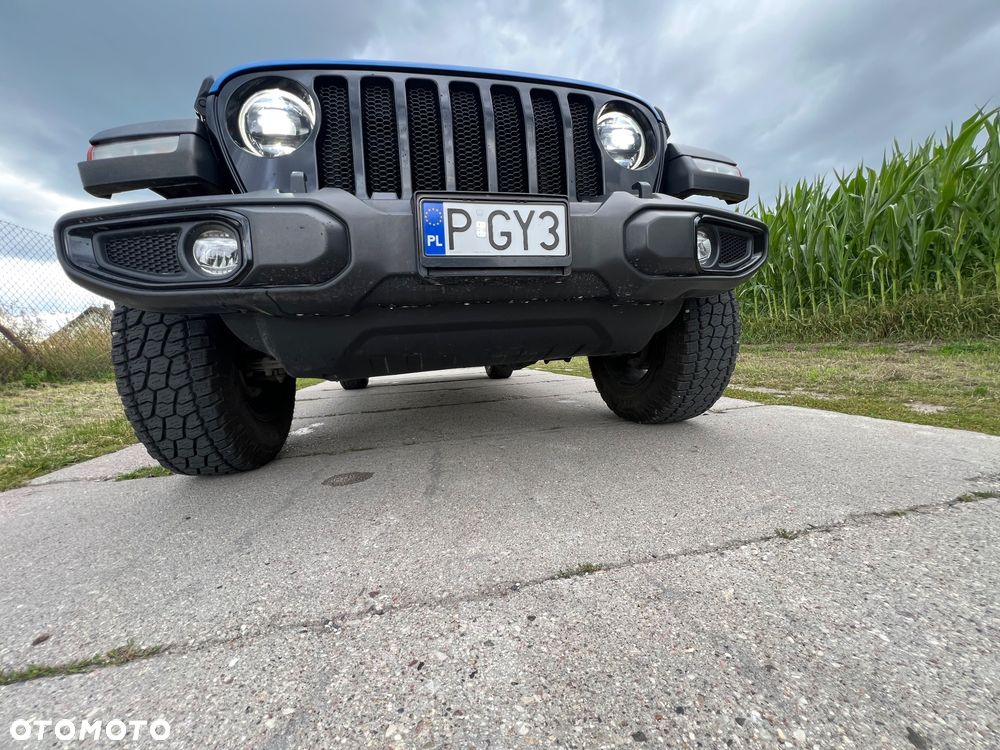 Jeep Wrangler - 24
