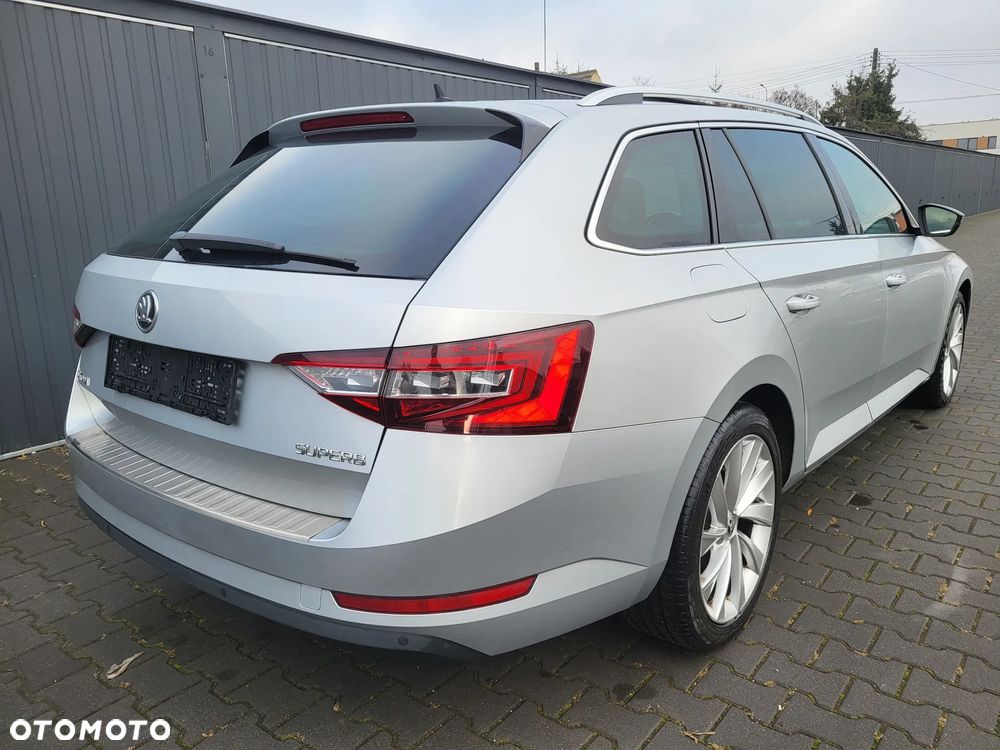 Skoda Superb 2.0 TDI DSG Premium Edition - 3