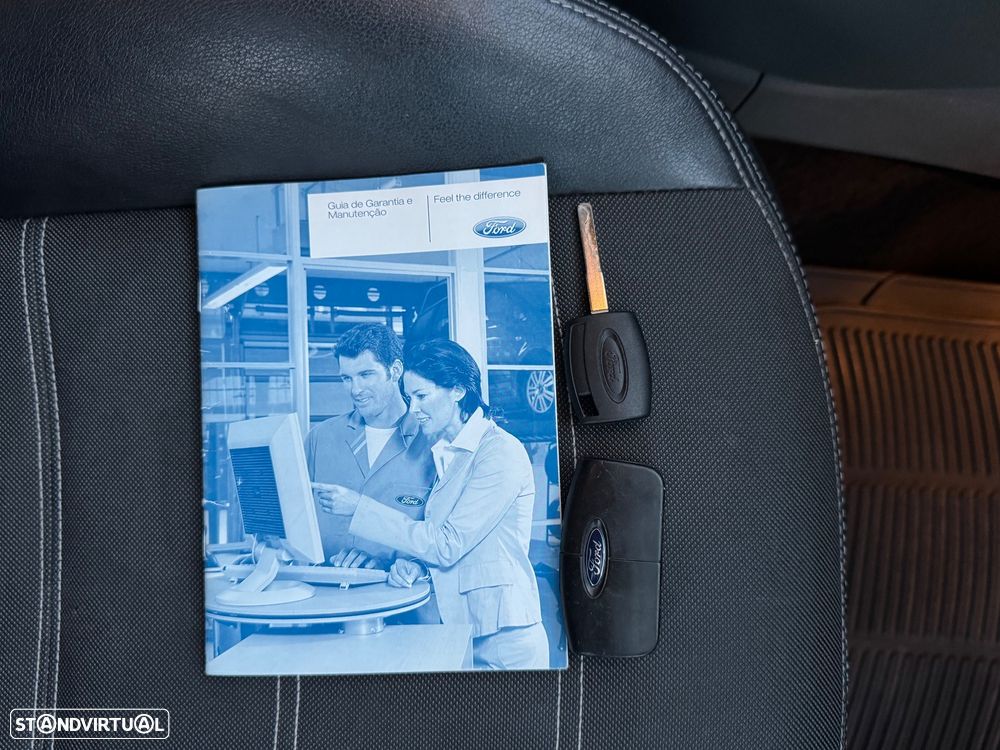 Ford Focus SW 1.6 TDCi Titanium 17 - 23