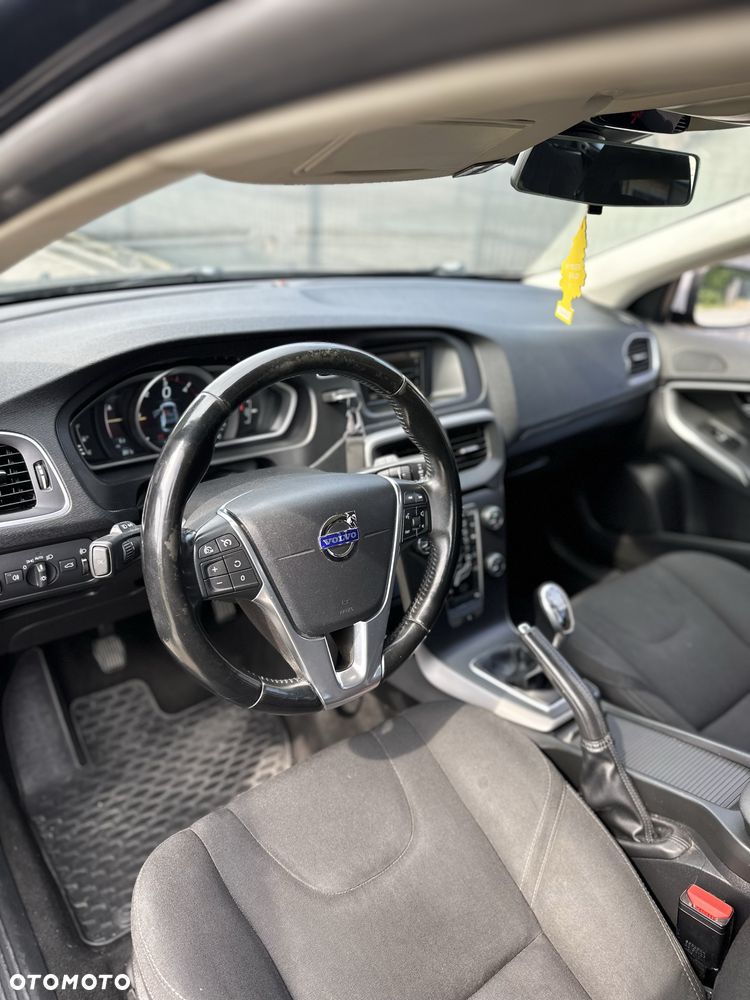 Volvo V40 Cross Country - 6