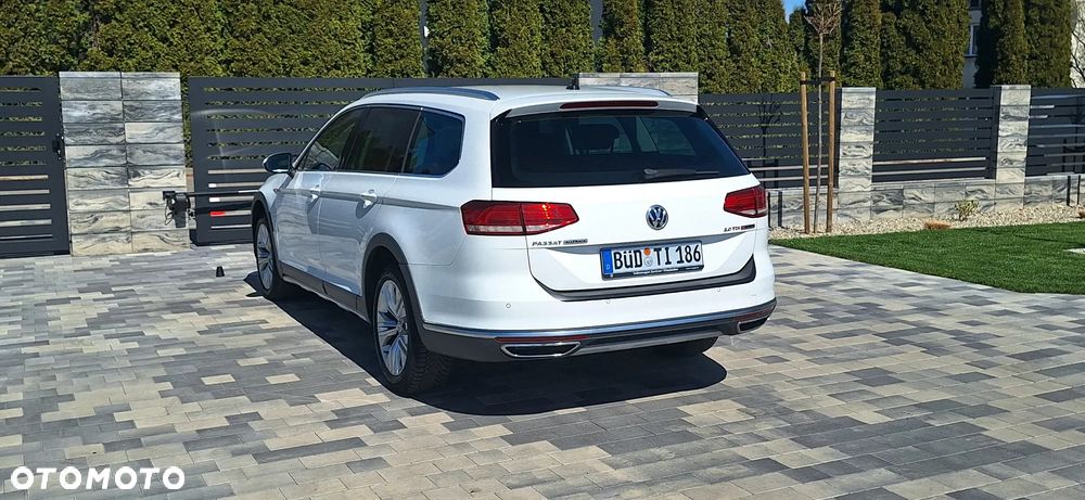 Volkswagen Passat 2.0 TDI SCR DSG 4Motion Elegance - 9