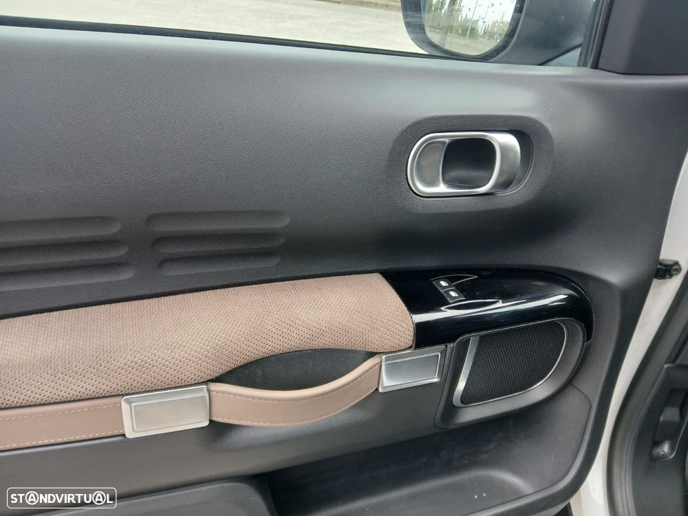 Citroën C4 Cactus 1.6 e-HDi Feel J17 ETG6 - 19