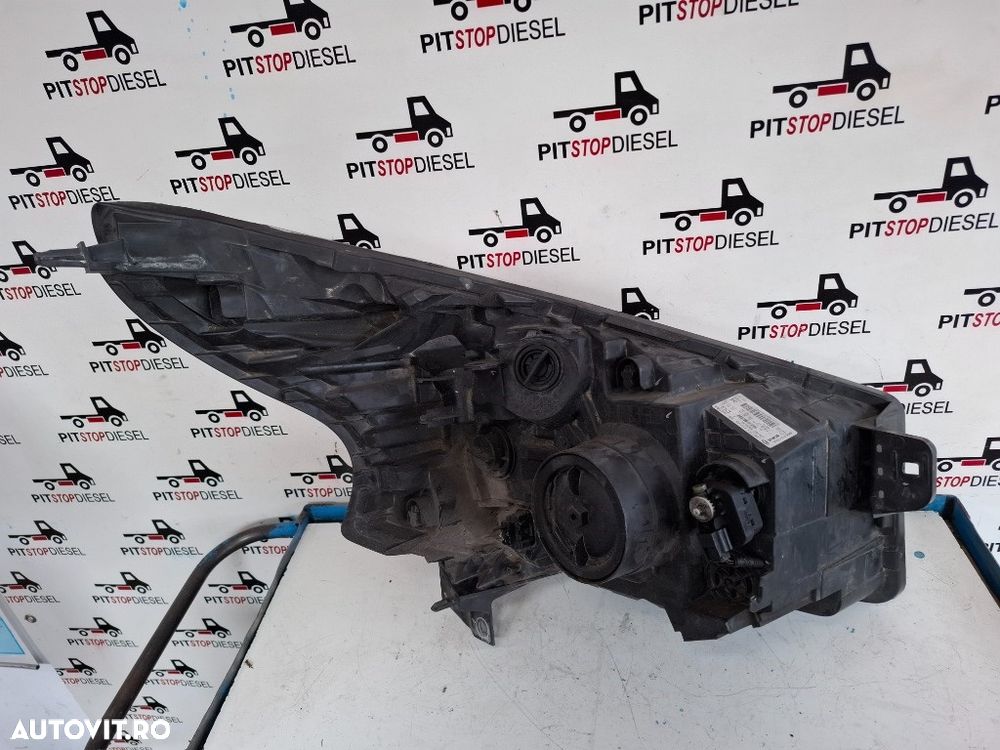 Far stanga Renault Trafic 3 Vivaro Talento 2014 2015 2016 2017 2018 2019 260604635r - 3