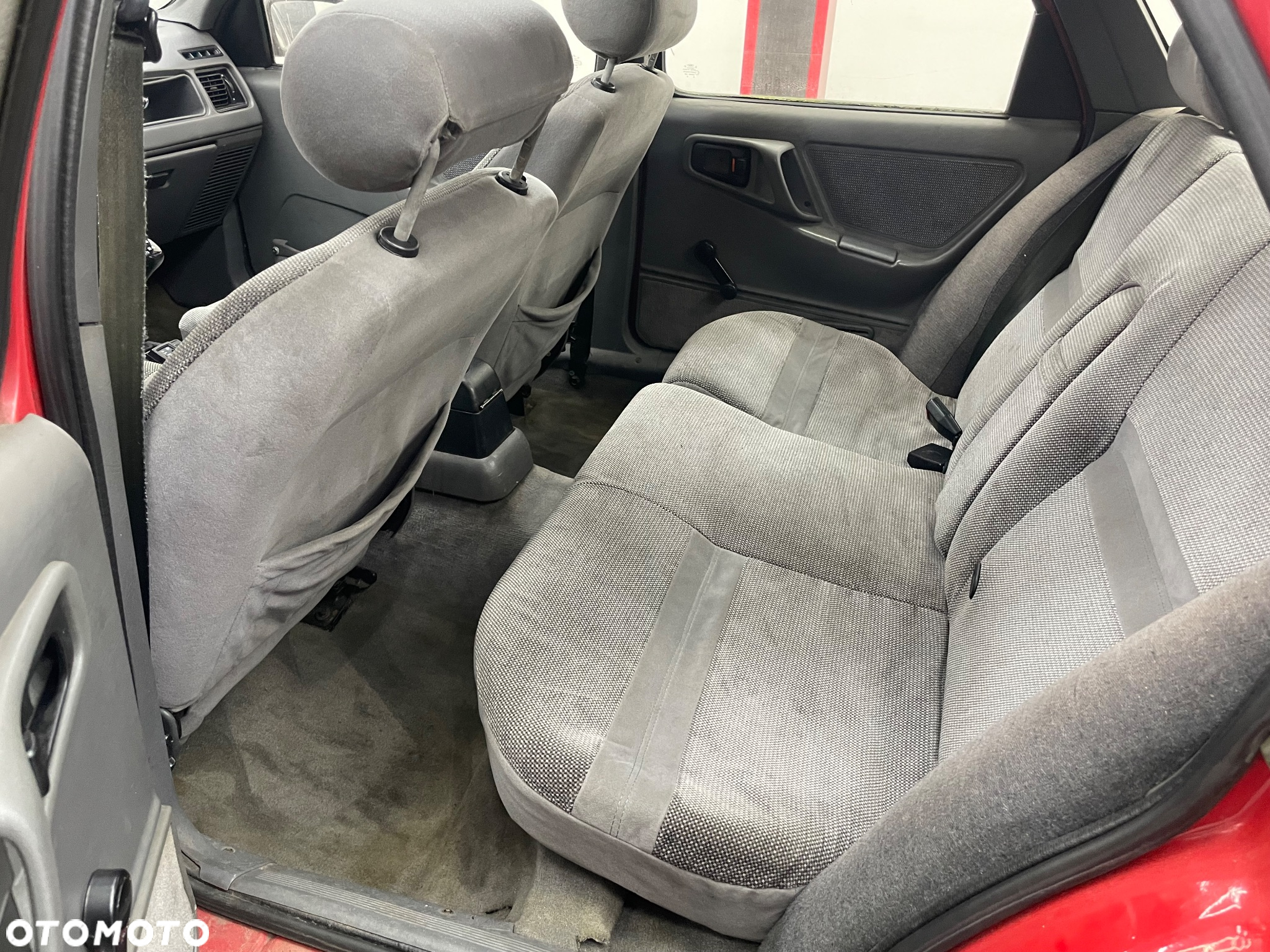 Ford Sierra 2.0 iS - 12