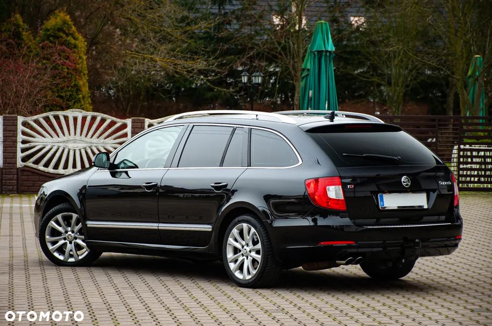 Skoda Superb 2.0 TDI DSG Exclusive - 3
