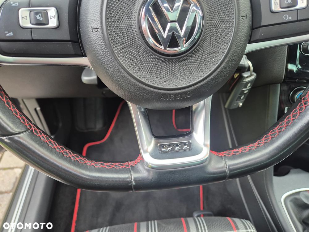 Volkswagen Polo 1.8 TSI BMT GTI - 23