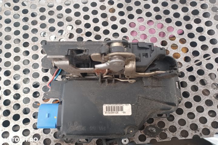 BROASCA DREAPTA FATA 3D1837016 Seat Altea  seria - 3