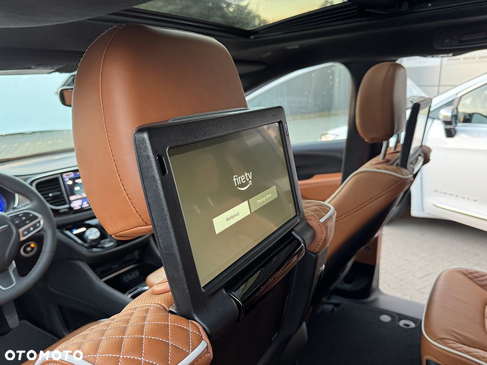 Chrysler Pacifica - 17