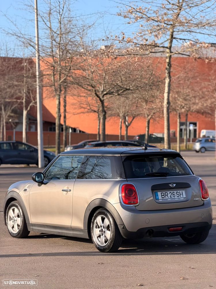 MINI 3 Portas One - 16