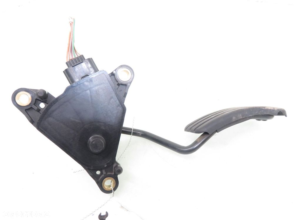POTENCJOMETR GAZU RENAULT SCENIC II 1.5 dCi 106 - K9K 732 8200159647 - 4