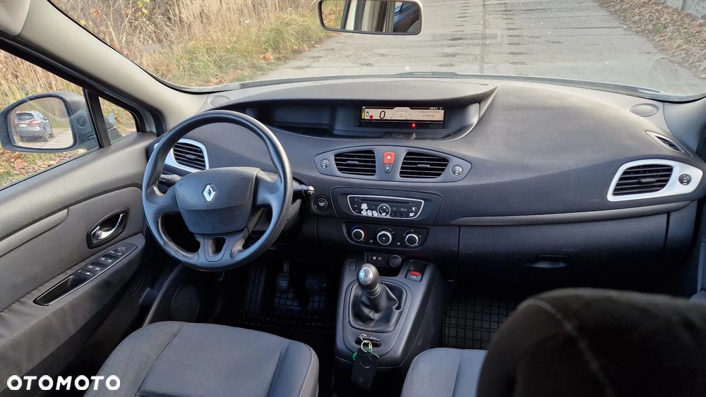 Renault Grand Scenic dCi 110 Paris - 15