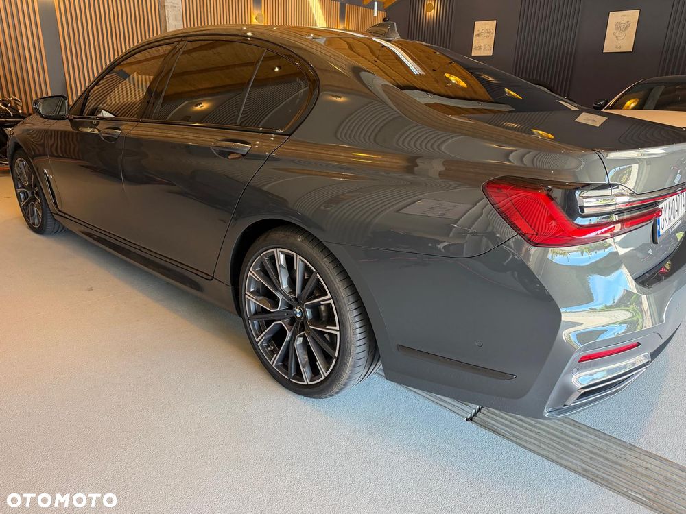 BMW Seria 7 750i xDrive - 2