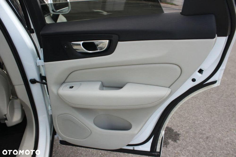 Volvo XC 60 T5 AWD Geartronic Inscription - 25