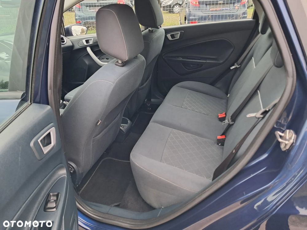 Ford Fiesta 1.6 TDCi DPF Ghia - 14