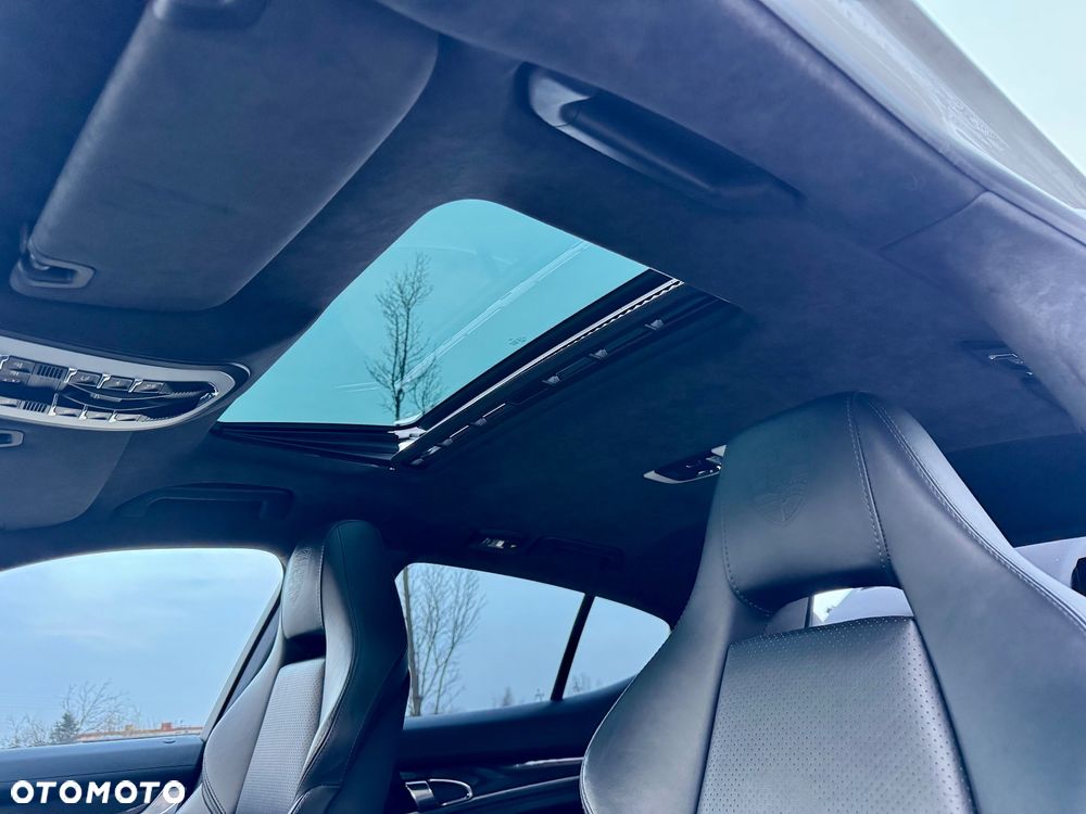 Porsche Panamera - 22