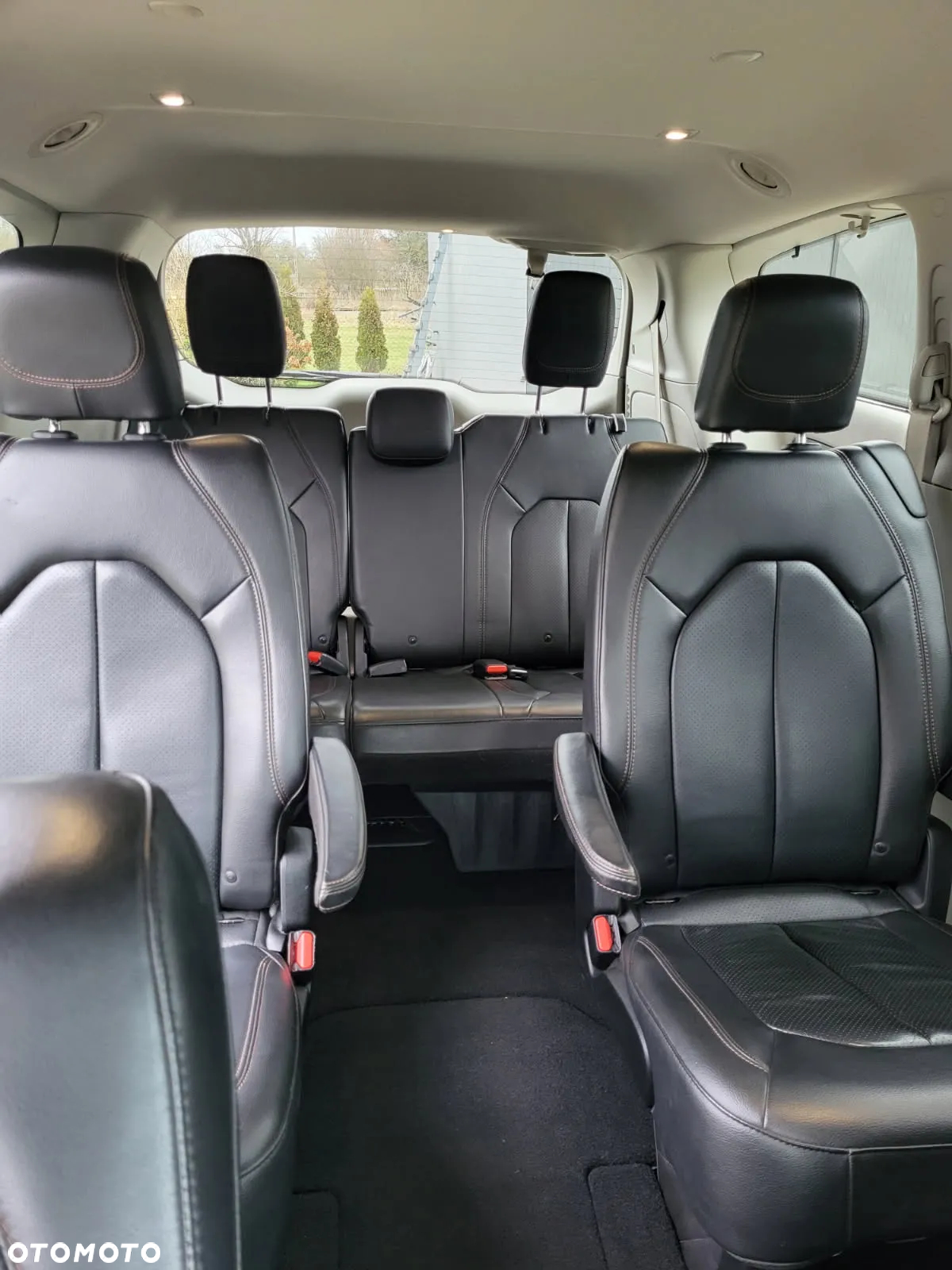 Chrysler Pacifica - 7