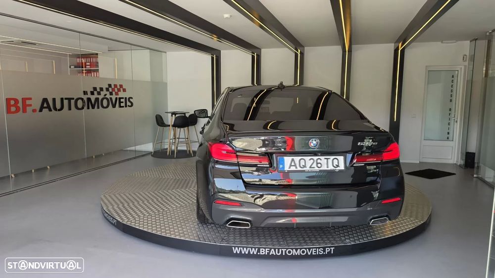 BMW 530 e Pack M - 17