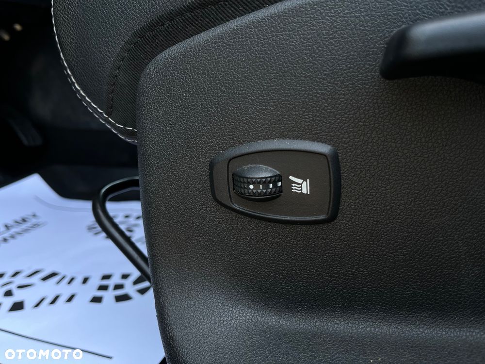 Renault Megane ENERGY TCe 130 BOSE EDITION - 11