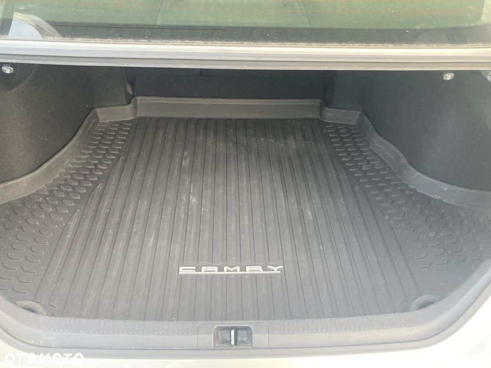 Toyota Camry 2.5 Hybrid Comfort CVT - 12