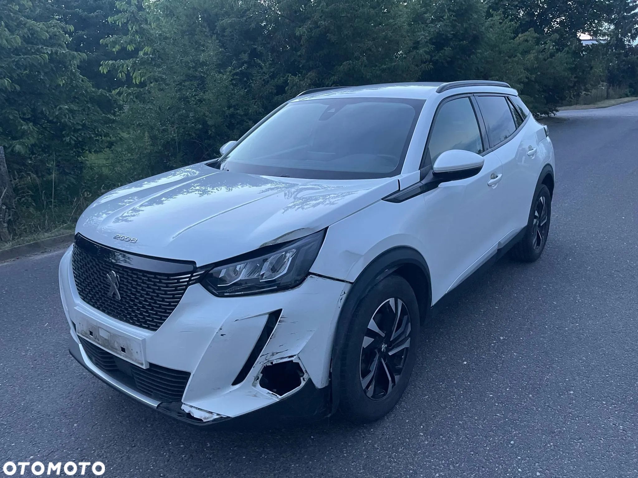 Peugeot 2008 BlueHDi 130 Allure S&S EAT8 - 1