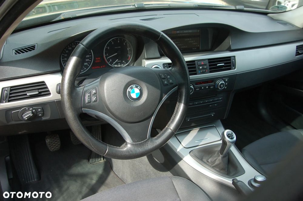 BMW Seria 3 325i - 11