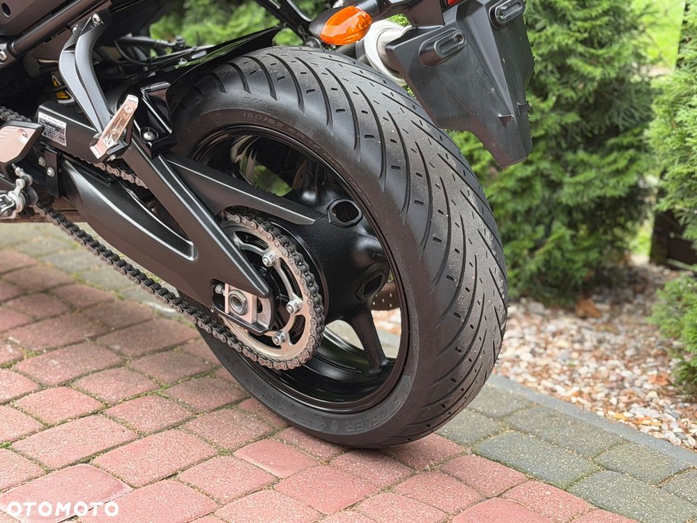 Yamaha FZ8 - 21