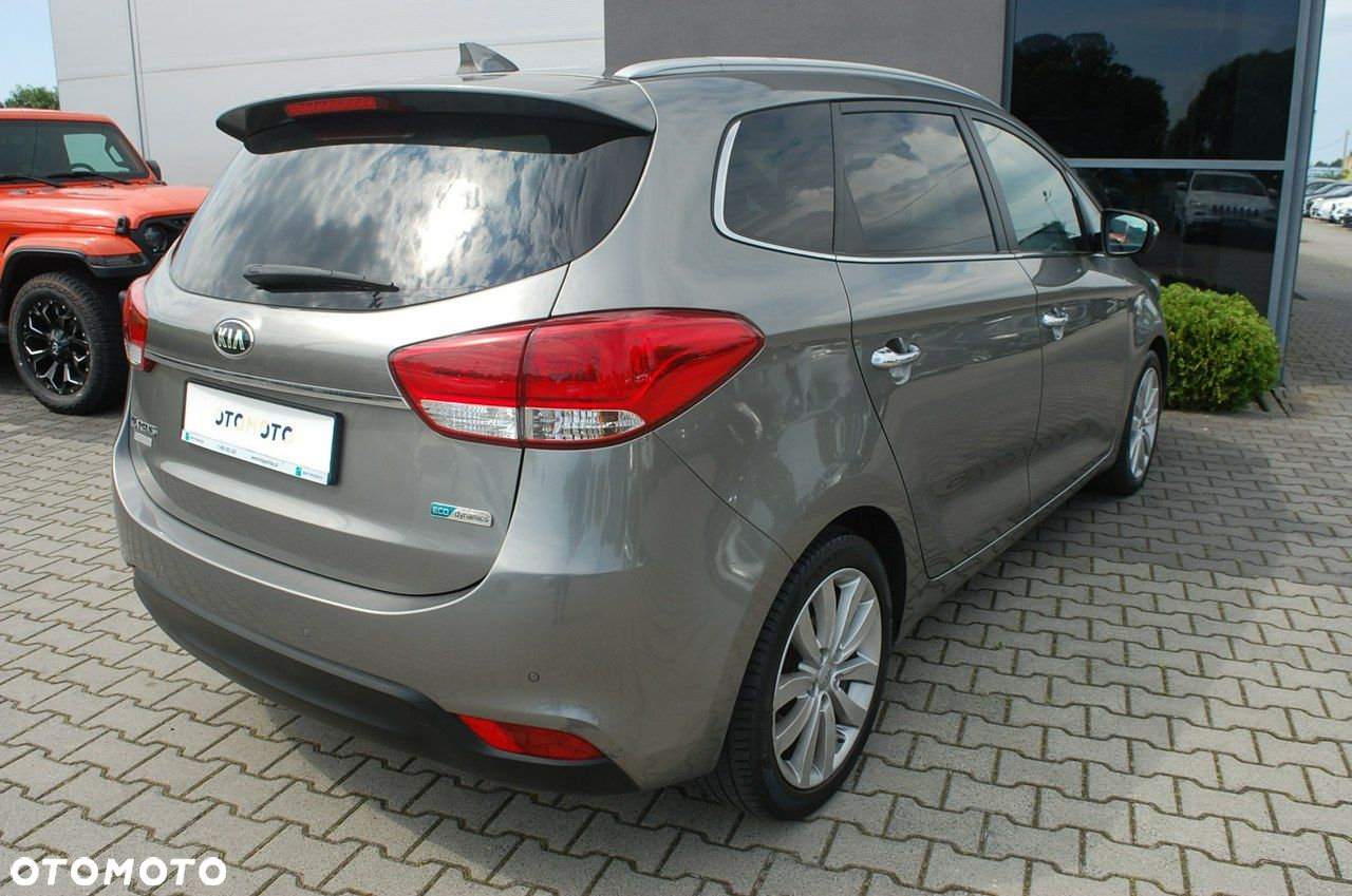 Kia Carens - 14