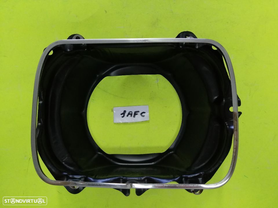 Suportes dos faróis Bedford Isuzu Kbd 25 ,26 ,27 - 1