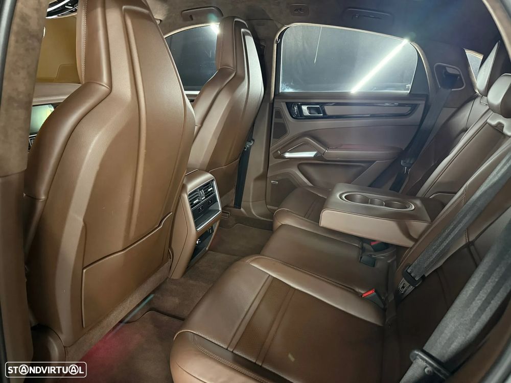 Porsche Cayenne Coupé Turbo S E-Hybrid - 31