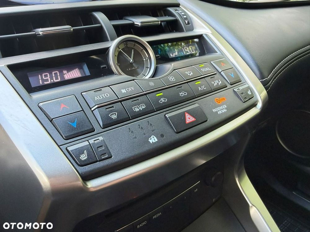 Lexus NX 200t AWD Business Edition - 31